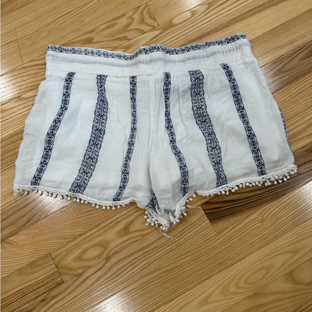 Patterned Beachy Shorts - image 3